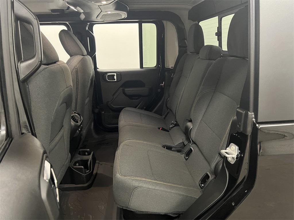 new 2025 Jeep Gladiator car, priced at $42,035