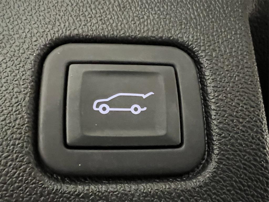 used 2023 Chevrolet Equinox car, priced at $22,994