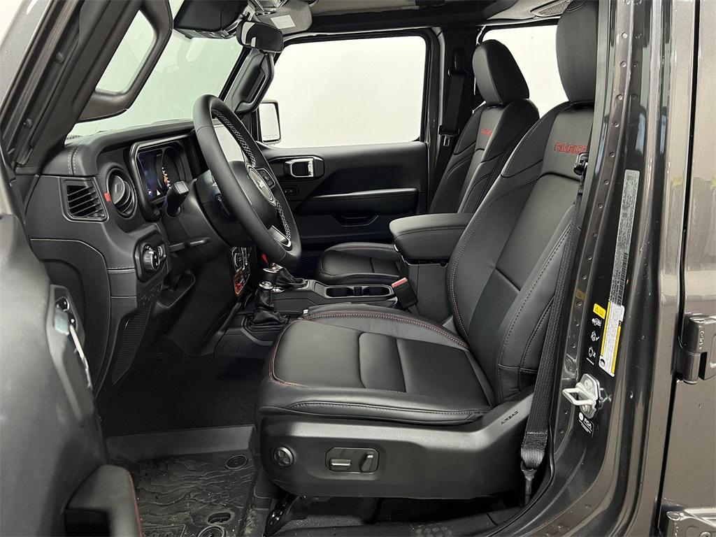 new 2025 Jeep Gladiator car, priced at $48,994