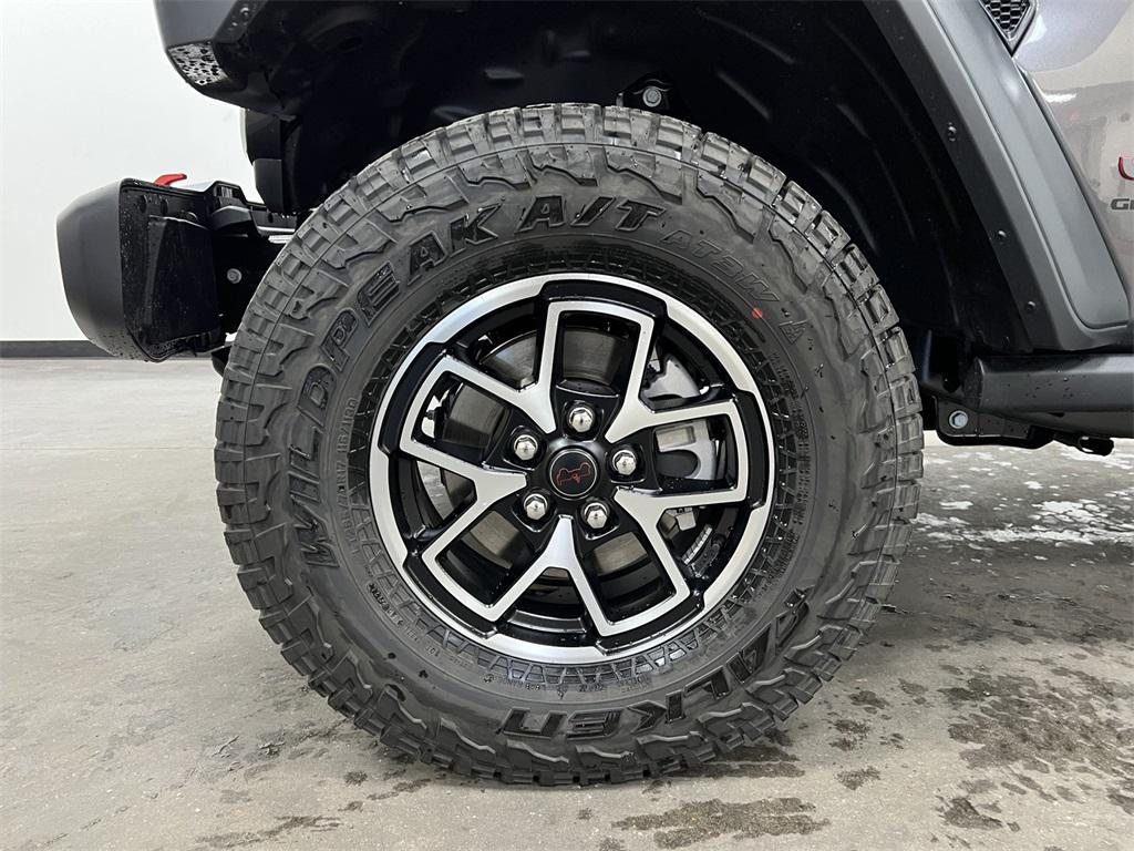 new 2025 Jeep Gladiator car, priced at $48,994