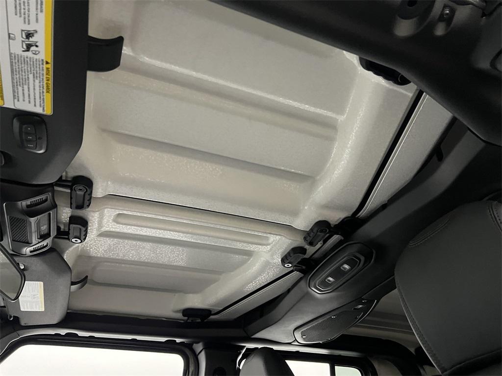 new 2025 Jeep Gladiator car, priced at $48,994