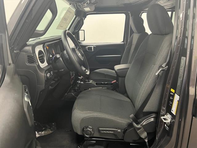 new 2025 Jeep Gladiator car, priced at $41,914