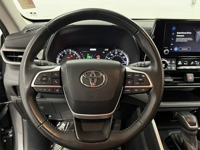 used 2023 Toyota Highlander car, priced at $33,694