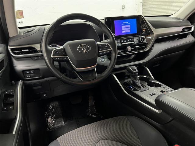used 2023 Toyota Highlander car, priced at $33,694