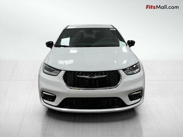 new 2025 Chrysler Pacifica car, priced at $42,491