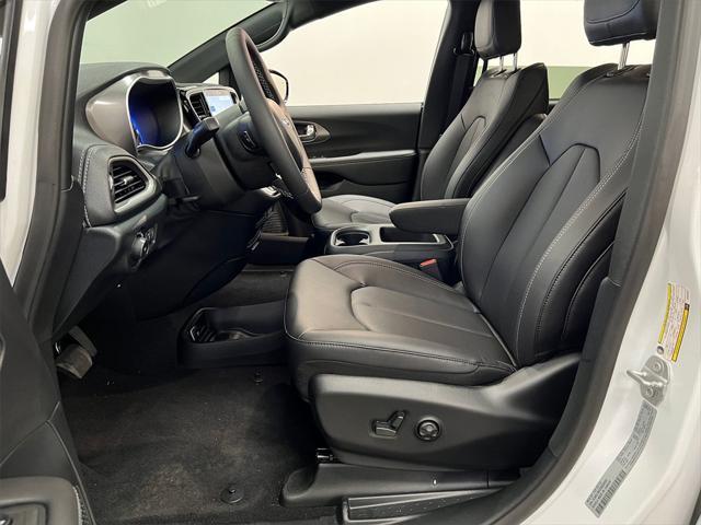 new 2025 Chrysler Pacifica car, priced at $42,491