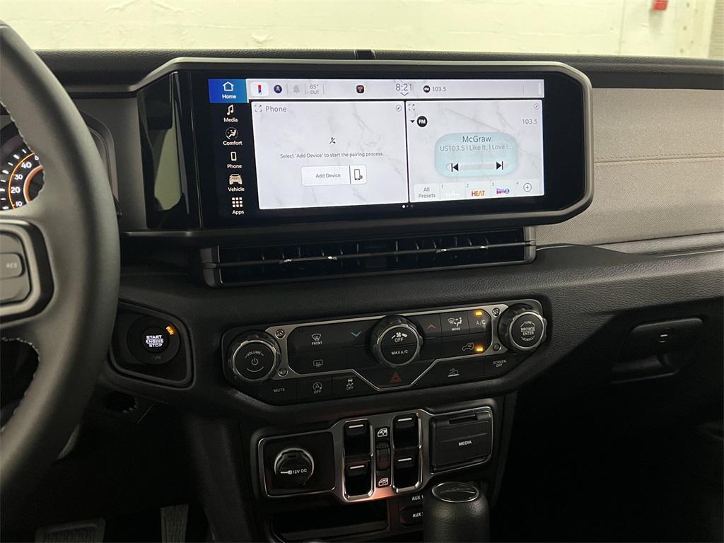 new 2025 Jeep Gladiator car, priced at $44,394