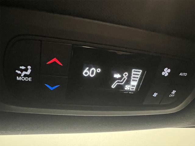 used 2024 Chrysler Pacifica car, priced at $30,994
