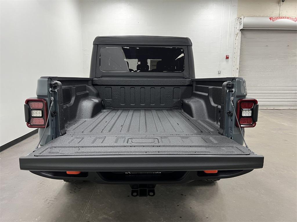 new 2025 Jeep Gladiator car, priced at $50,061