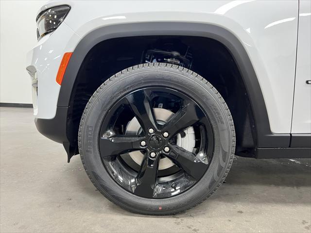 new 2025 Jeep Grand Cherokee car, priced at $44,250