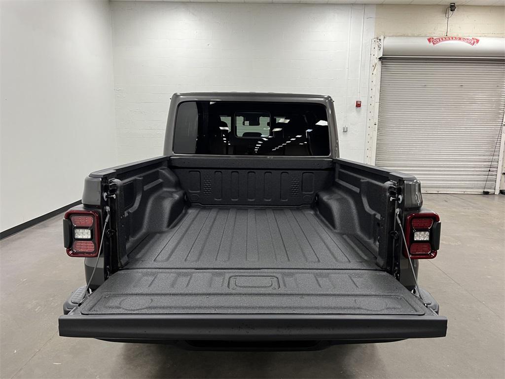 new 2025 Jeep Gladiator car, priced at $45,713