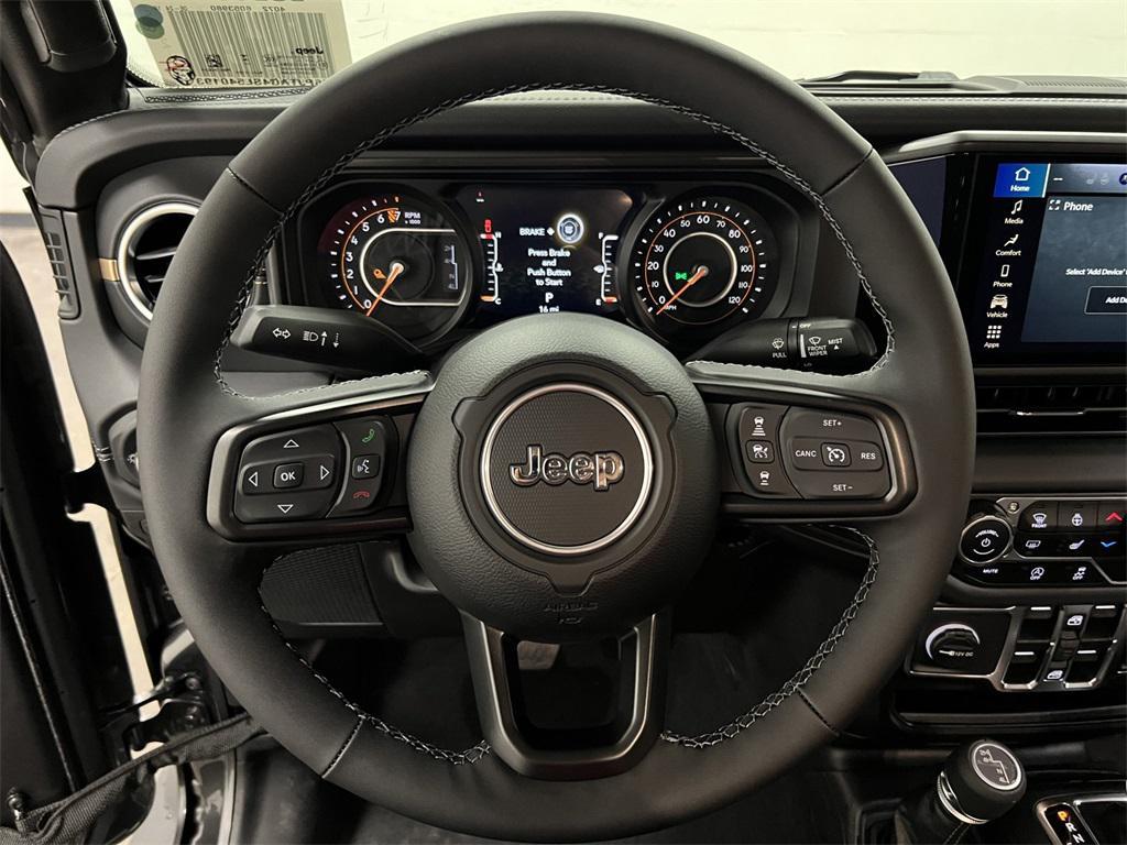 new 2025 Jeep Gladiator car, priced at $45,713