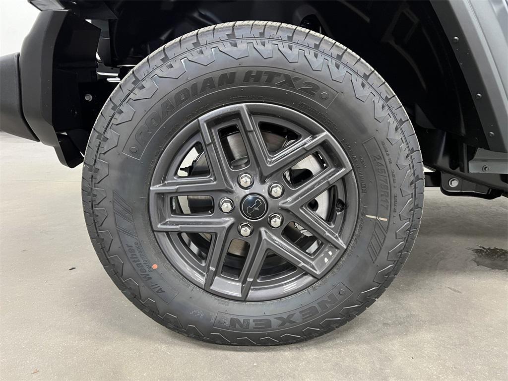 new 2025 Jeep Wrangler car, priced at $43,198