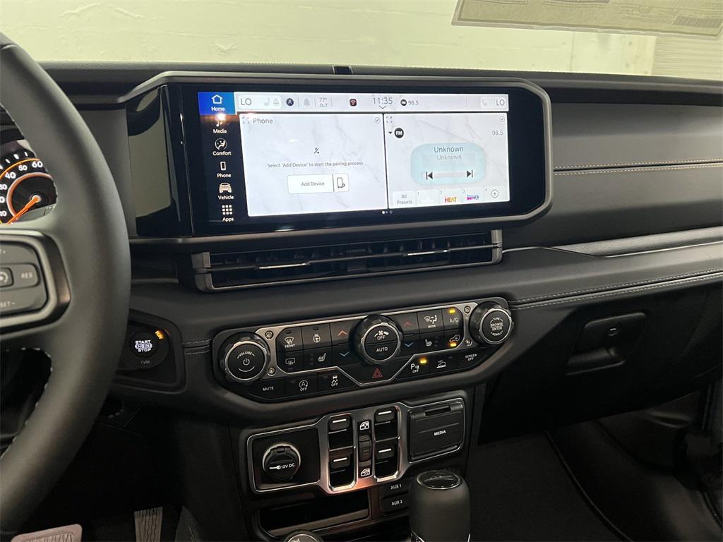 new 2025 Jeep Gladiator car, priced at $46,879