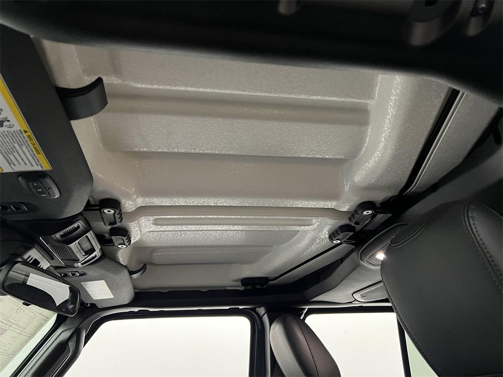 new 2025 Jeep Gladiator car, priced at $46,879