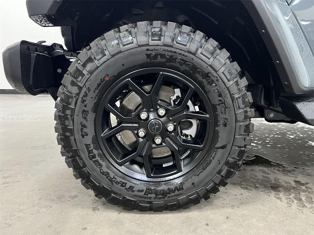 new 2025 Jeep Gladiator car, priced at $46,879