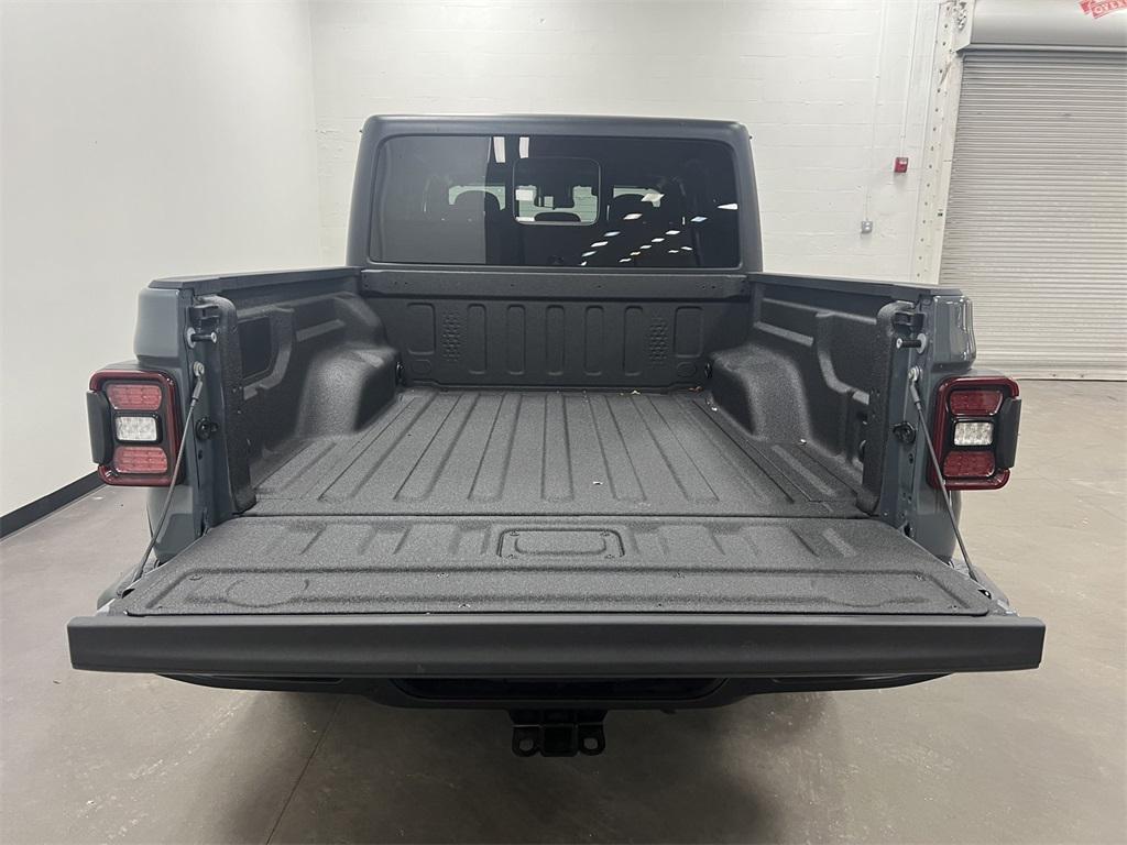 new 2025 Jeep Gladiator car, priced at $45,830