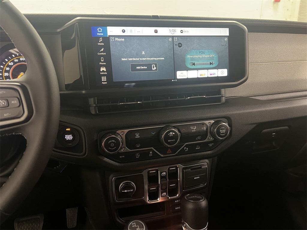 new 2025 Jeep Gladiator car, priced at $45,830