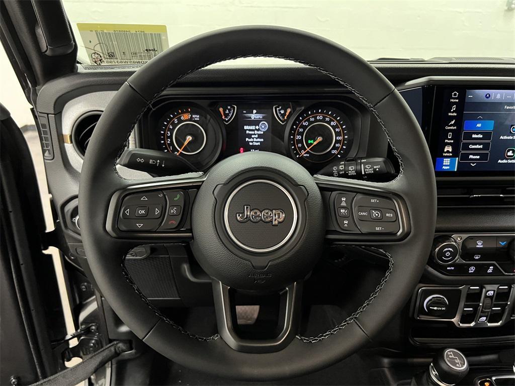 new 2025 Jeep Wrangler car, priced at $42,273