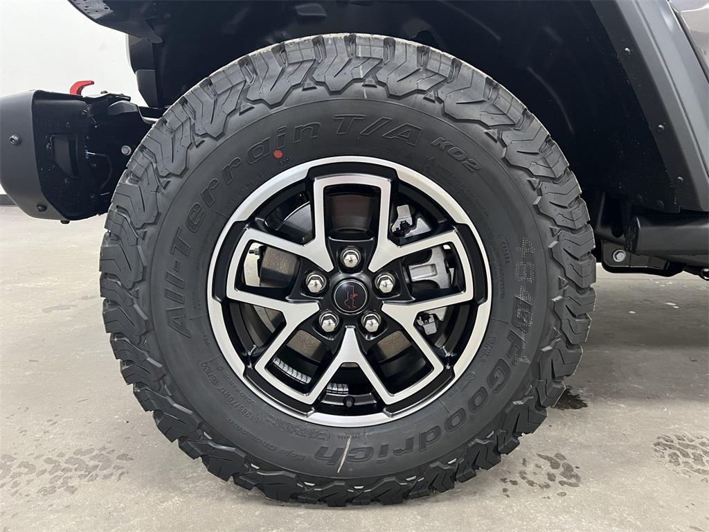 new 2025 Jeep Wrangler car, priced at $60,713