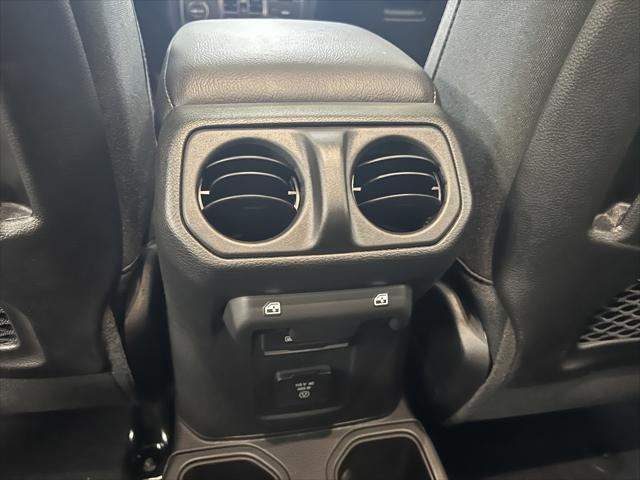 new 2025 Jeep Gladiator car, priced at $54,012