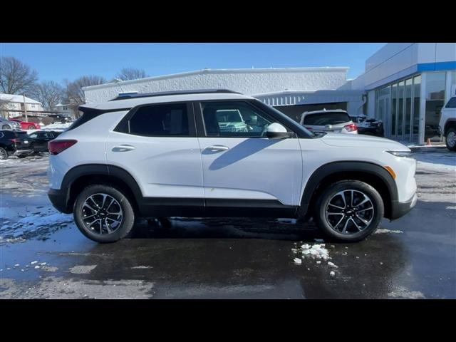 new 2025 Chevrolet TrailBlazer car, priced at $27,970