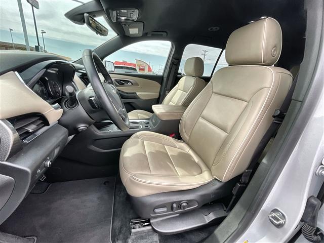 used 2023 Chevrolet Traverse car, priced at $37,998
