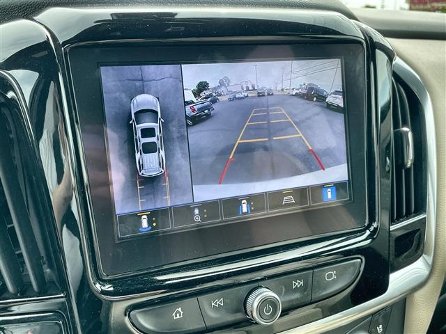 used 2023 Chevrolet Traverse car, priced at $37,998