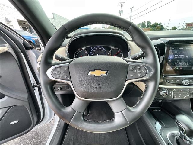 used 2023 Chevrolet Traverse car, priced at $37,998