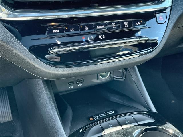 new 2025 Buick Envista car, priced at $31,560