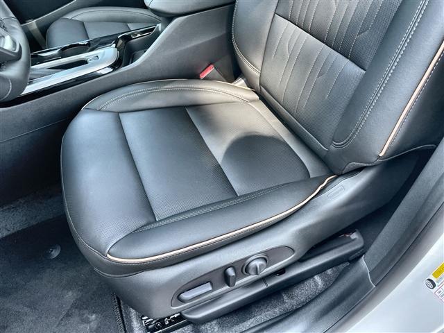 new 2025 Buick Envista car, priced at $30,499