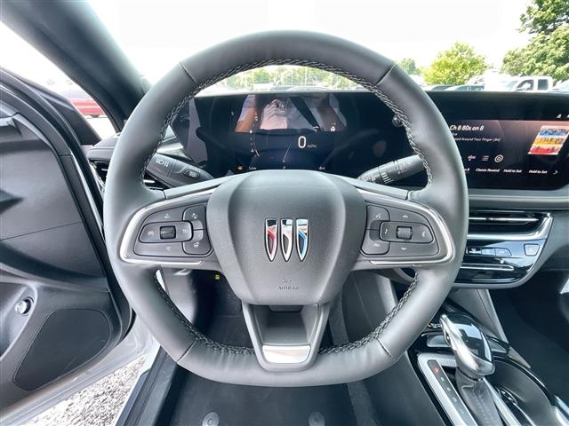 new 2025 Buick Envista car, priced at $30,499