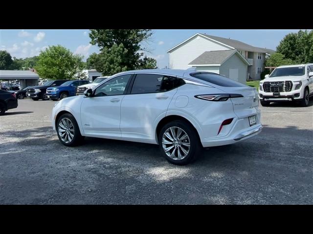 new 2025 Buick Envista car, priced at $30,499