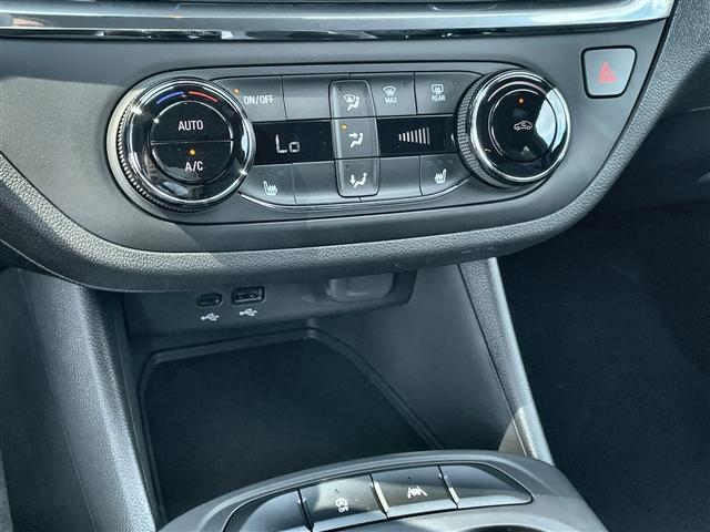 new 2025 Buick Envista car, priced at $25,554
