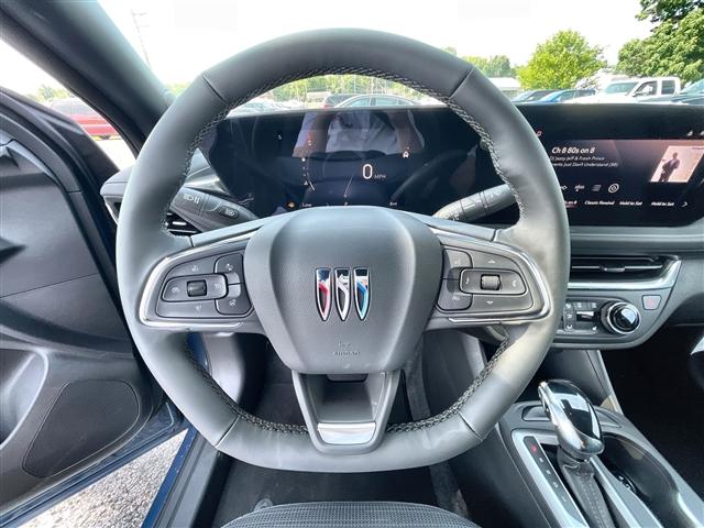 new 2025 Buick Envista car, priced at $25,554