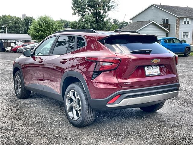new 2025 Chevrolet Trax car, priced at $24,096
