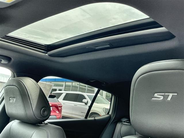 new 2025 Buick Envista car, priced at $28,648