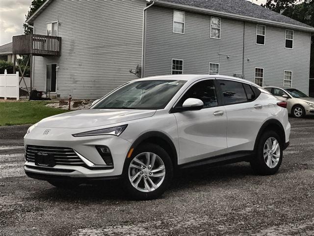 new 2025 Buick Envista car, priced at $27,280