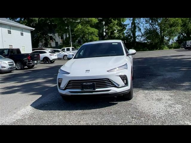 new 2025 Buick Envista car, priced at $25,404