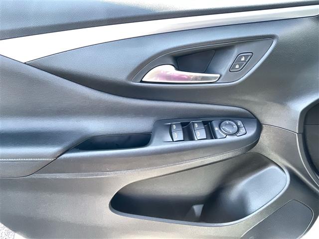 new 2025 Buick Envista car, priced at $25,404