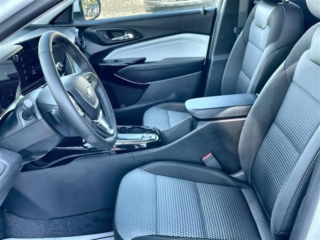 new 2025 Chevrolet Trax car, priced at $24,871