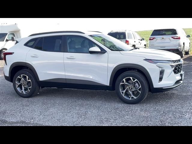 new 2025 Chevrolet Trax car, priced at $24,871