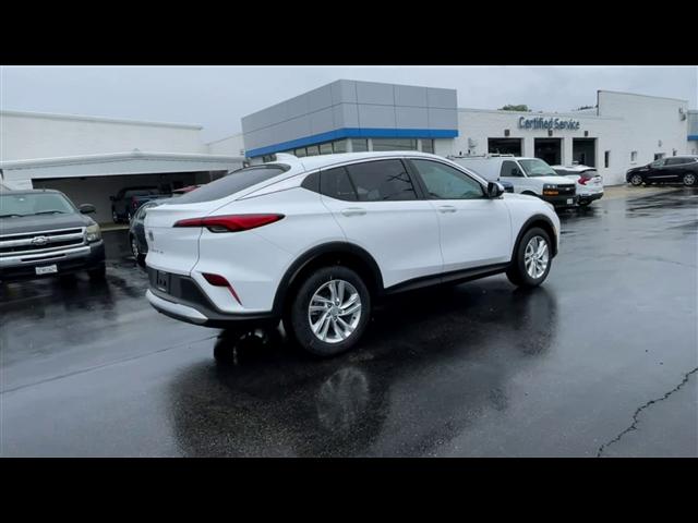 new 2025 Buick Envista car, priced at $26,559