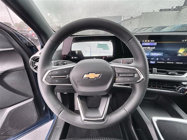 new 2026 Chevrolet Equinox car, priced at $28,055