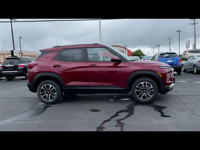 new 2025 Chevrolet TrailBlazer car, priced at $27,589