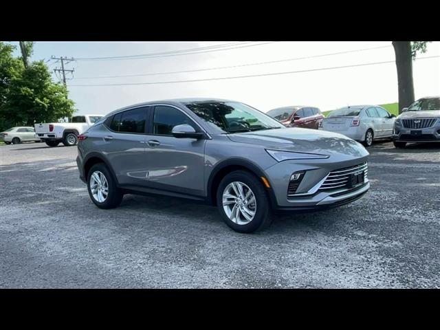 new 2025 Buick Envista car, priced at $26,552