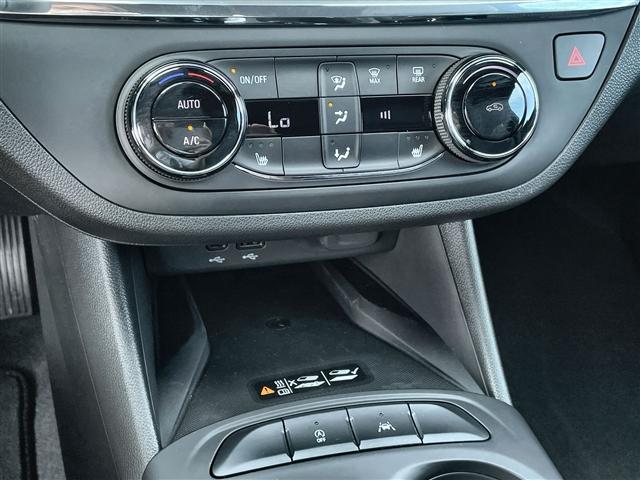 new 2025 Buick Envista car, priced at $26,552