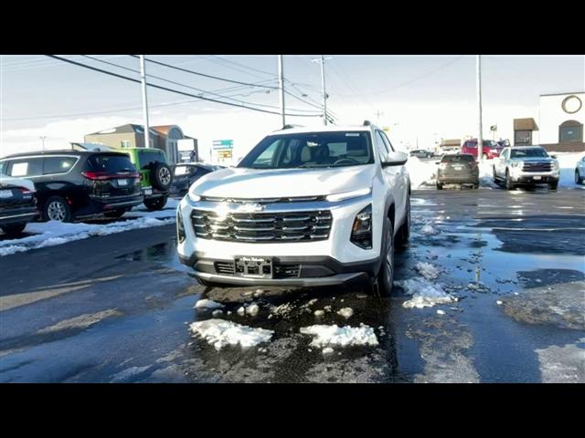 new 2025 Chevrolet Equinox car, priced at $30,904