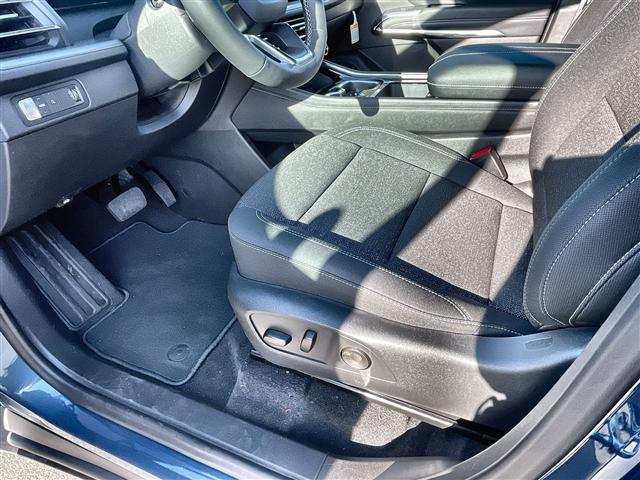 new 2025 Chevrolet Traverse car, priced at $42,595