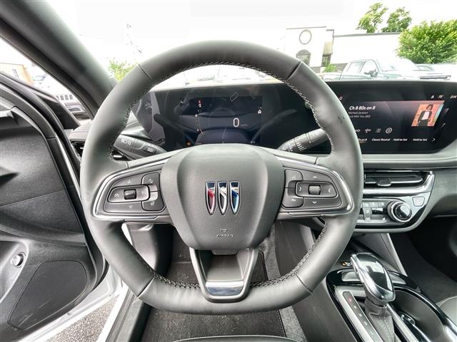 new 2025 Buick Envista car, priced at $27,339